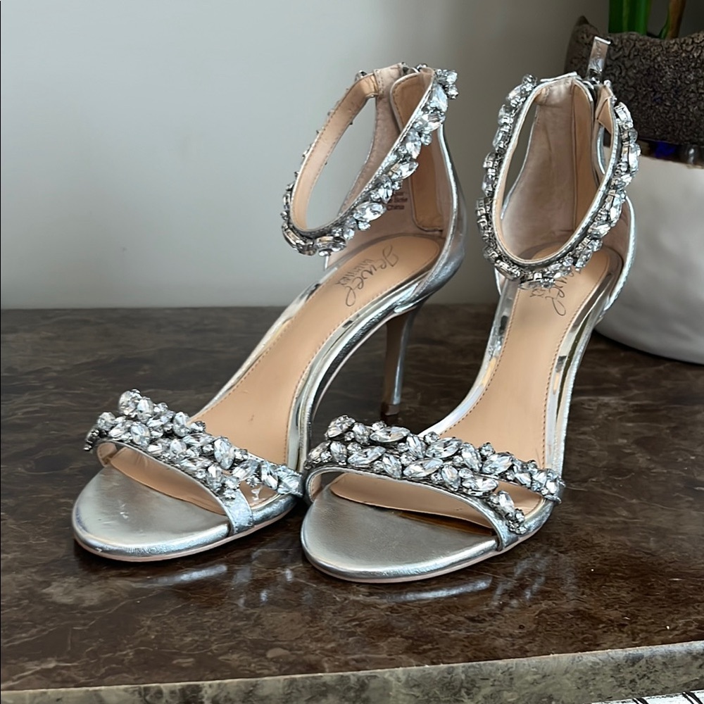 Elegant Silver Heeled Sandals with Rhinestone Accents